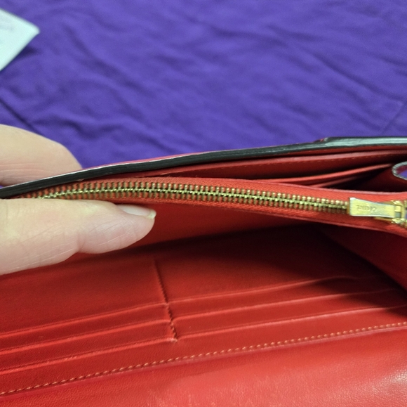 AUTHENTIC CELINE LONG WALLET - Picture 8 of 11